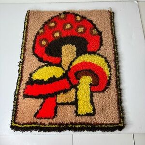 Vintage Mushroom MCM latch hook yarn wall hanging